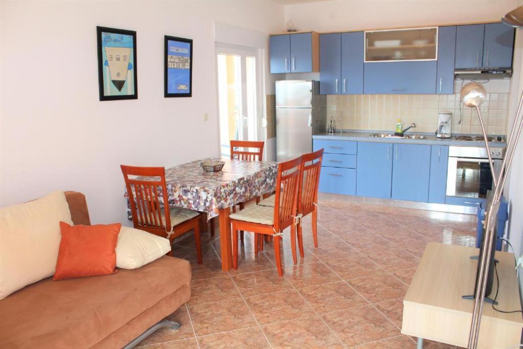 Apartment Visum Primosten Exterior photo